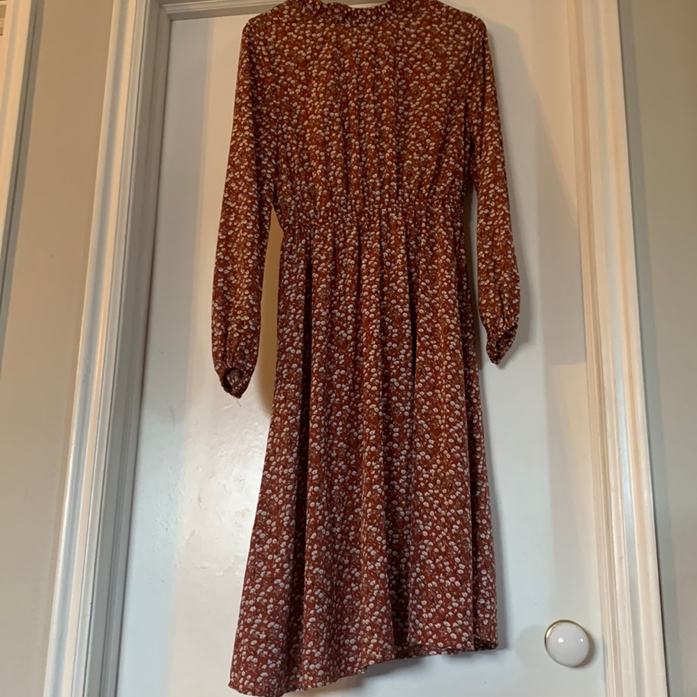 Cute flower dress, very modest and super soft!